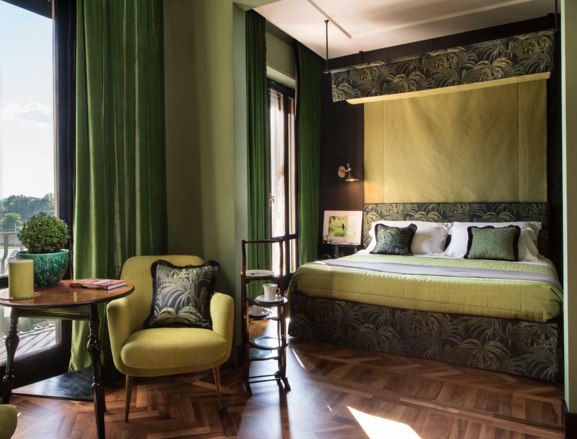 Velona'S Jungle Luxury Suites Флоренция Экстерьер фото